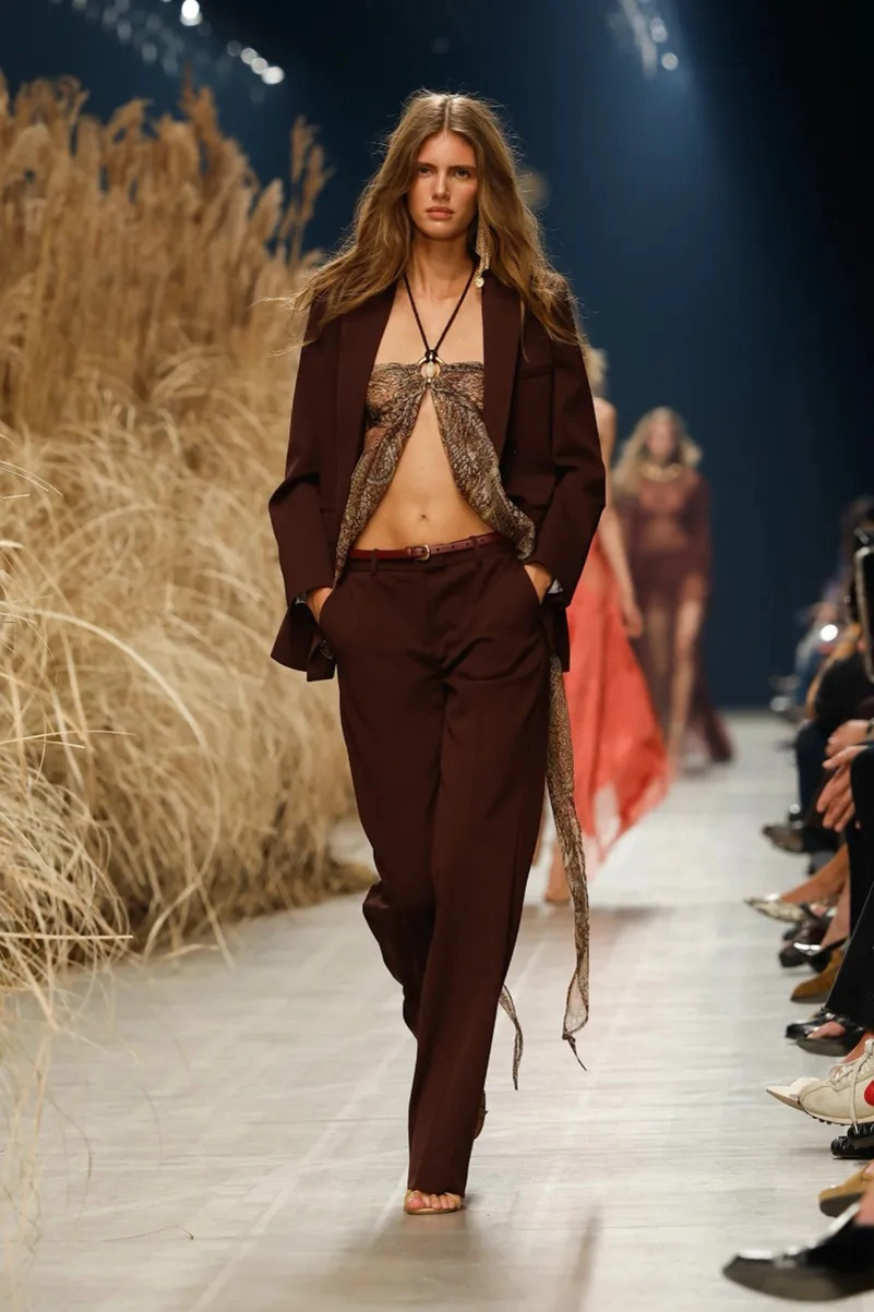 Etro Spring 2027 Gives Its Bohemian Staples A Lighter Touch