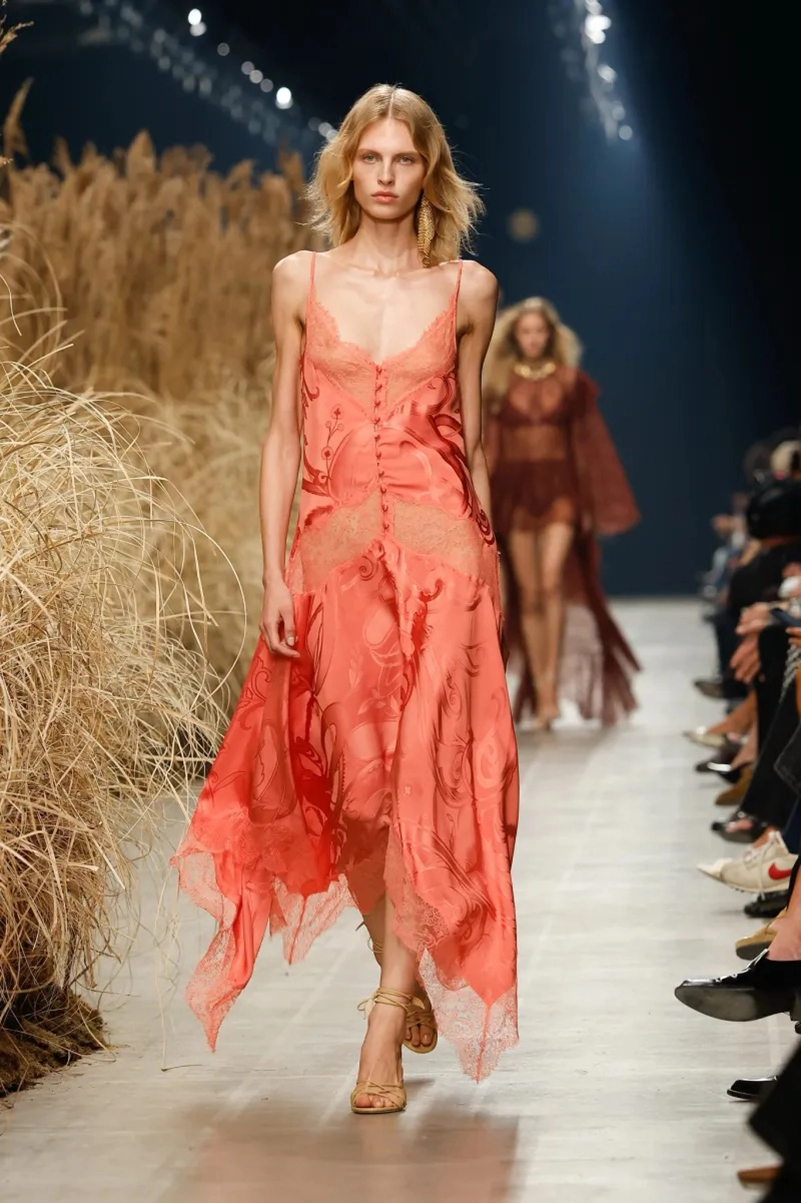 Etro Spring 2027 Gives Its Bohemian Staples A Lighter Touch